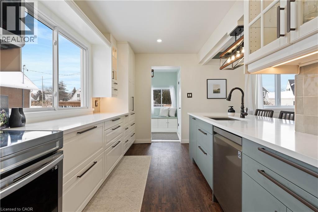 18 Flanders Avenue, St. Catharines, Ontario  L2M 5X3 - Photo 7 - 40786911