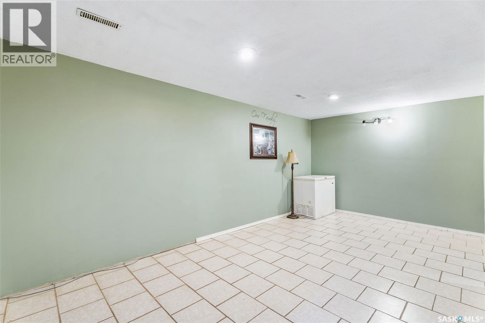 603 Macarthur Drive, Prince Albert, Saskatchewan  S6V 5X6 - Photo 22 - SK023765