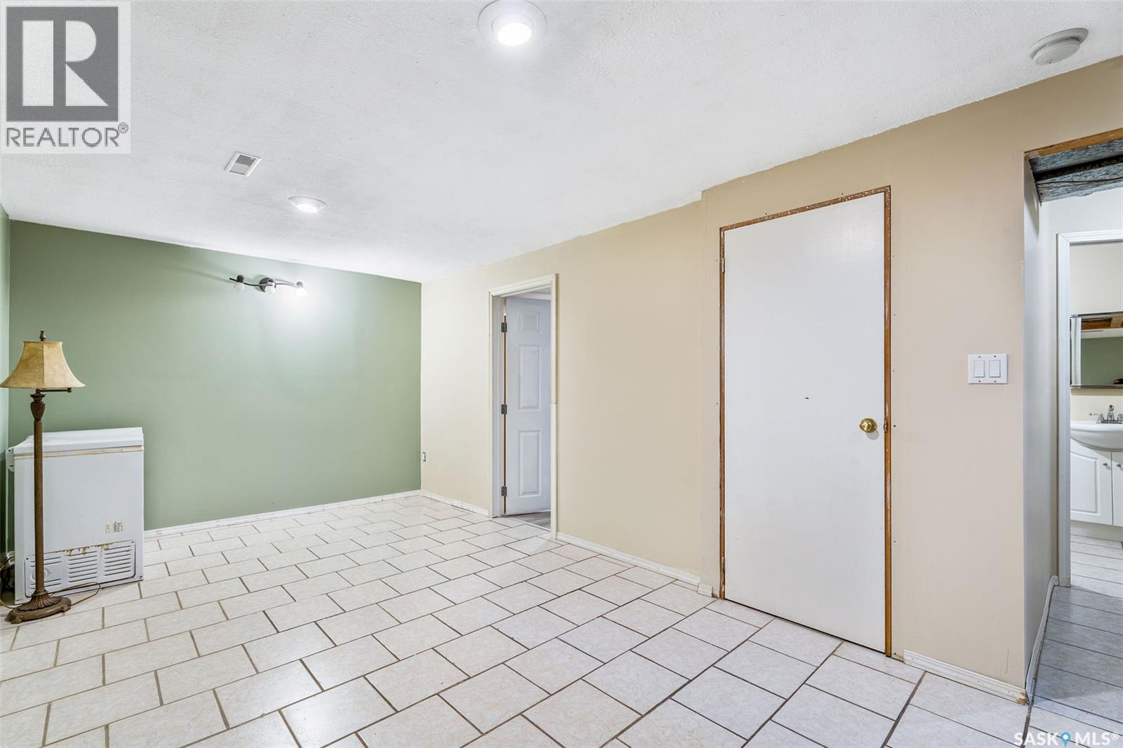 603 Macarthur Drive, Prince Albert, Saskatchewan  S6V 5X6 - Photo 23 - SK023765