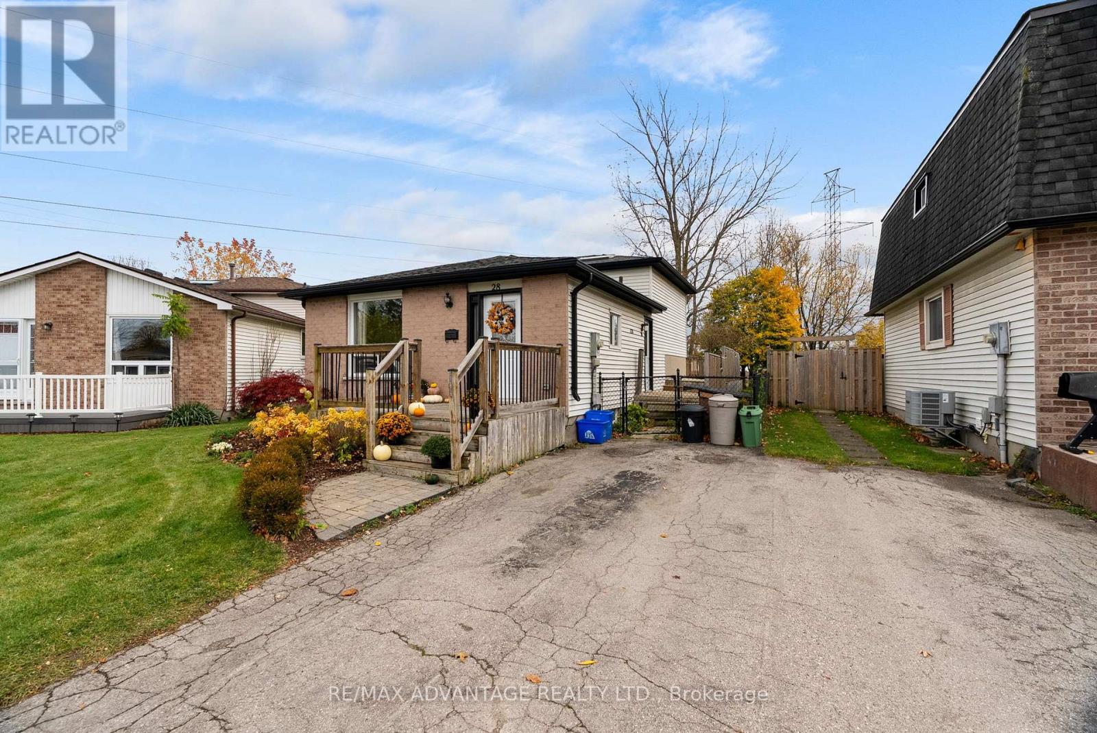 28 Sundridge Court, London South, Ontario  N5Z 4R5 - Photo 3 - X12529832