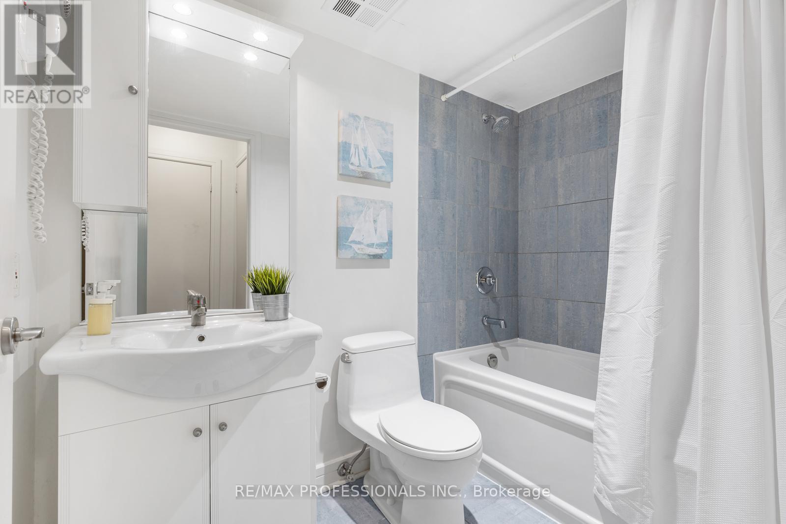 706 - 18 Harrison Garden Boulevard, Toronto, Ontario  M2N 7J7 - Photo 5 - C12531024