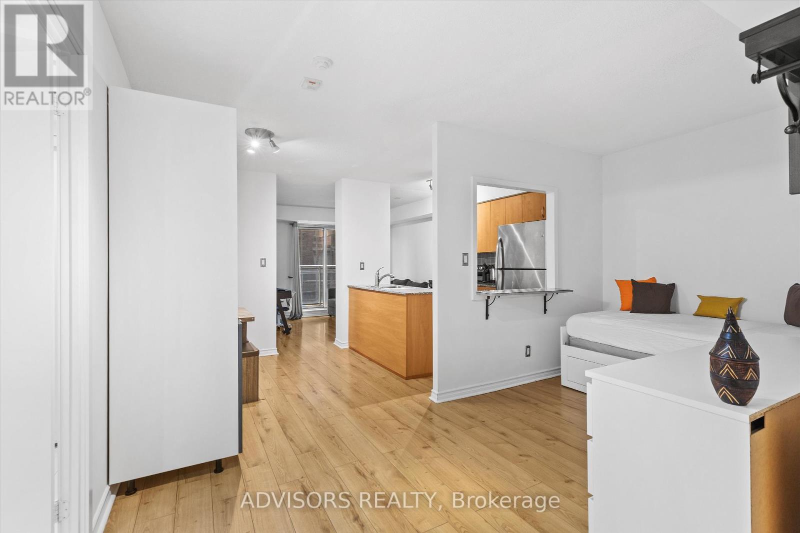 303 - 801 Sheppard Avenue W, Toronto, Ontario  M3H 2T3 - Photo 10 - C12531066