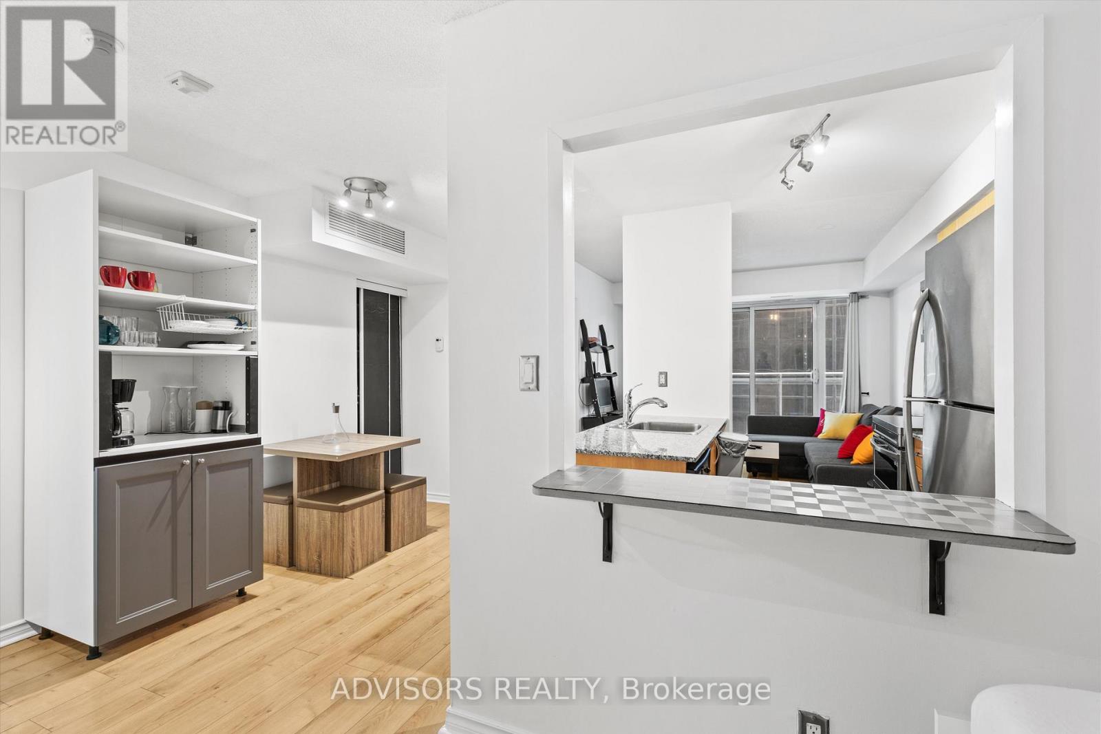 303 - 801 Sheppard Avenue W, Toronto, Ontario  M3H 2T3 - Photo 12 - C12531066