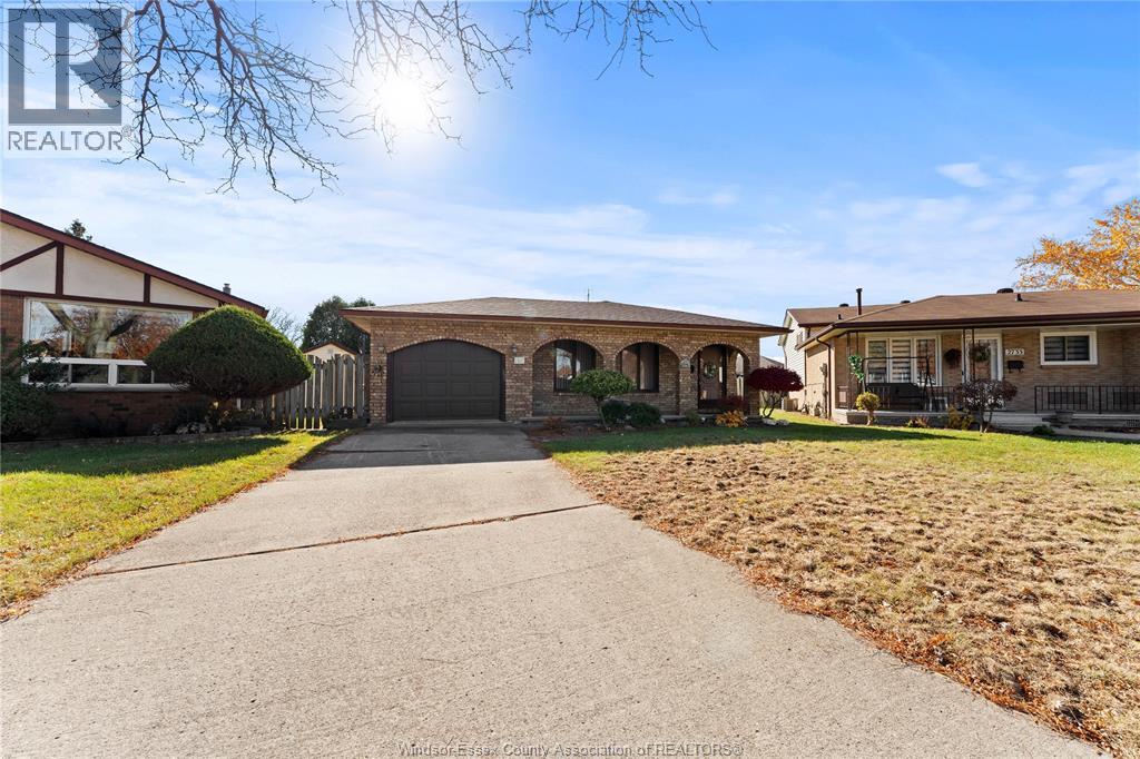 2737 Bramley Crescent, Windsor, Ontario  N8W 4X2 - Photo 4 - 25028474