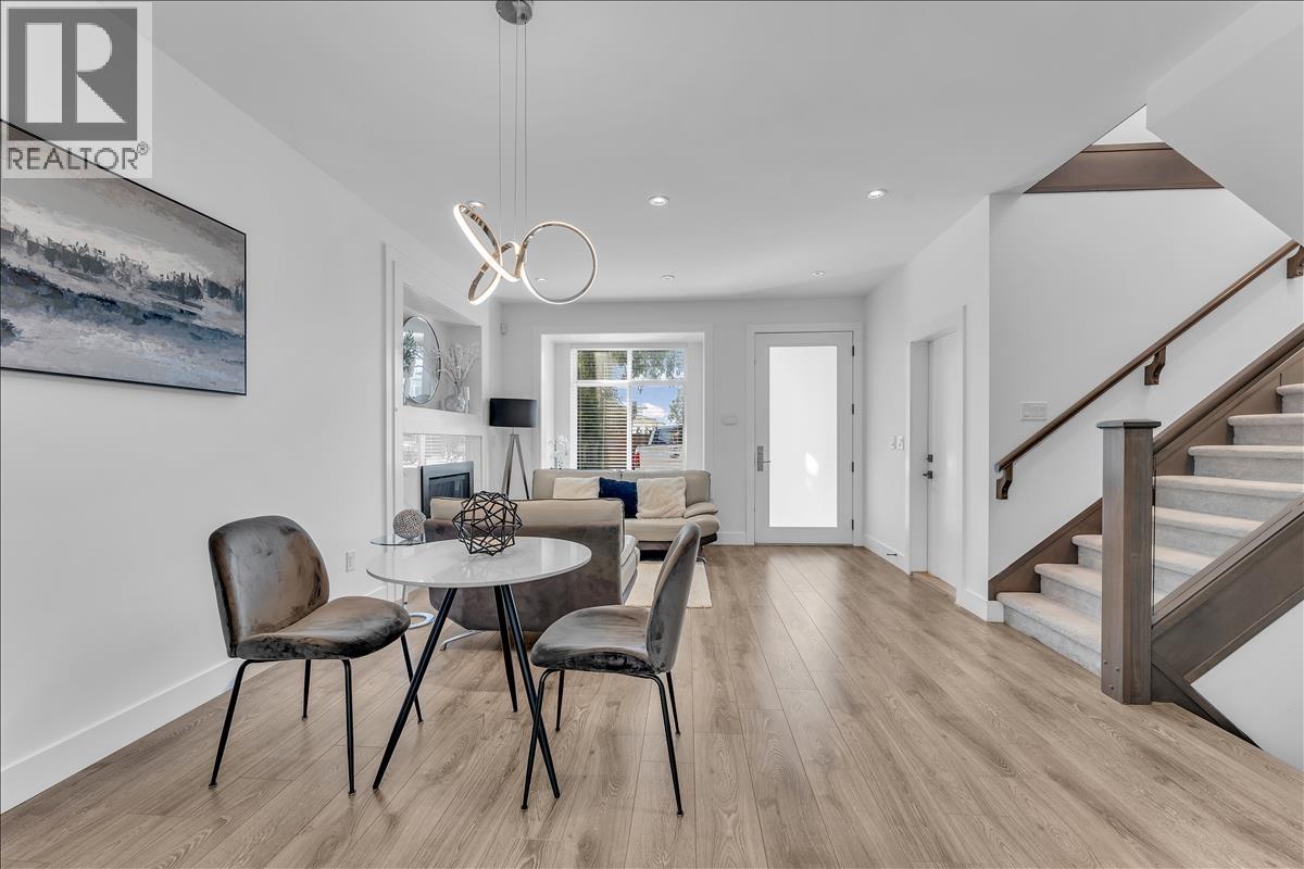 7430 Canada Way, Burnaby, British Columbia  V3N 3J6 - Photo 3 - R3053058