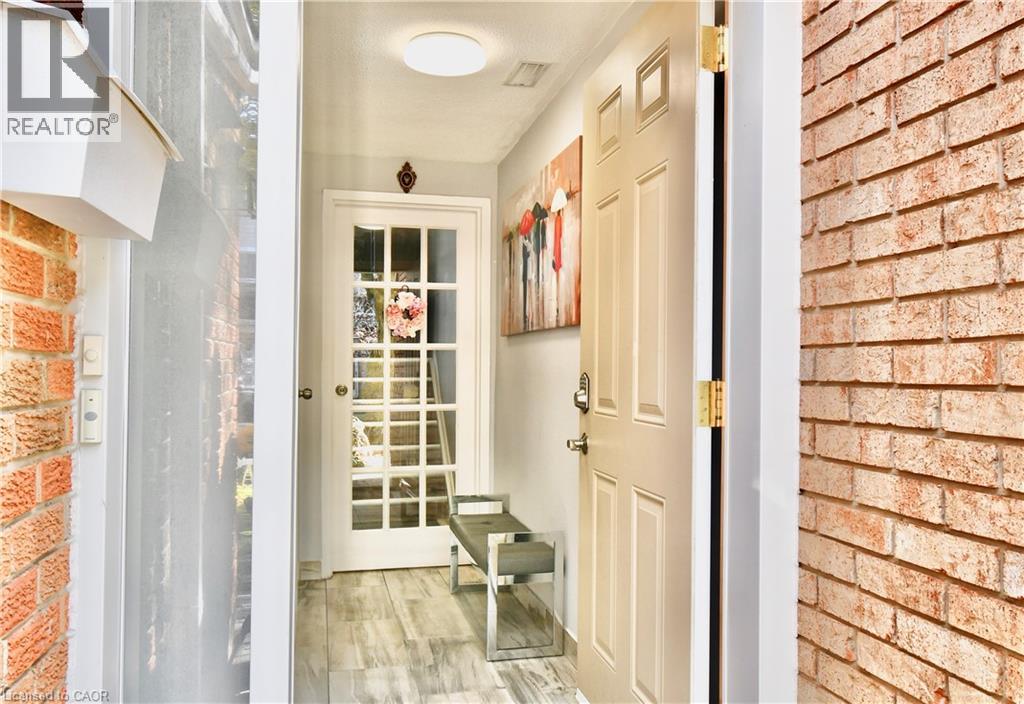 11 Harrisford Street Unit# 98, Hamilton, Ontario  L8K 6L7 - Photo 3 - 40787016