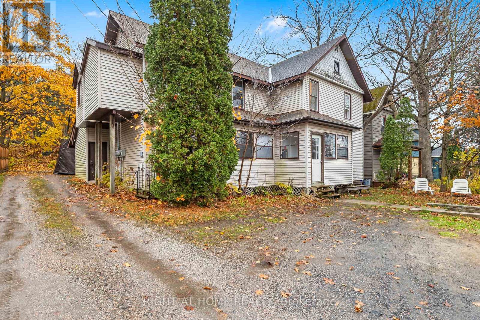 105 Gibson Street, Parry Sound, Ontario  P2A 1X6 - Photo 2 - X12531122