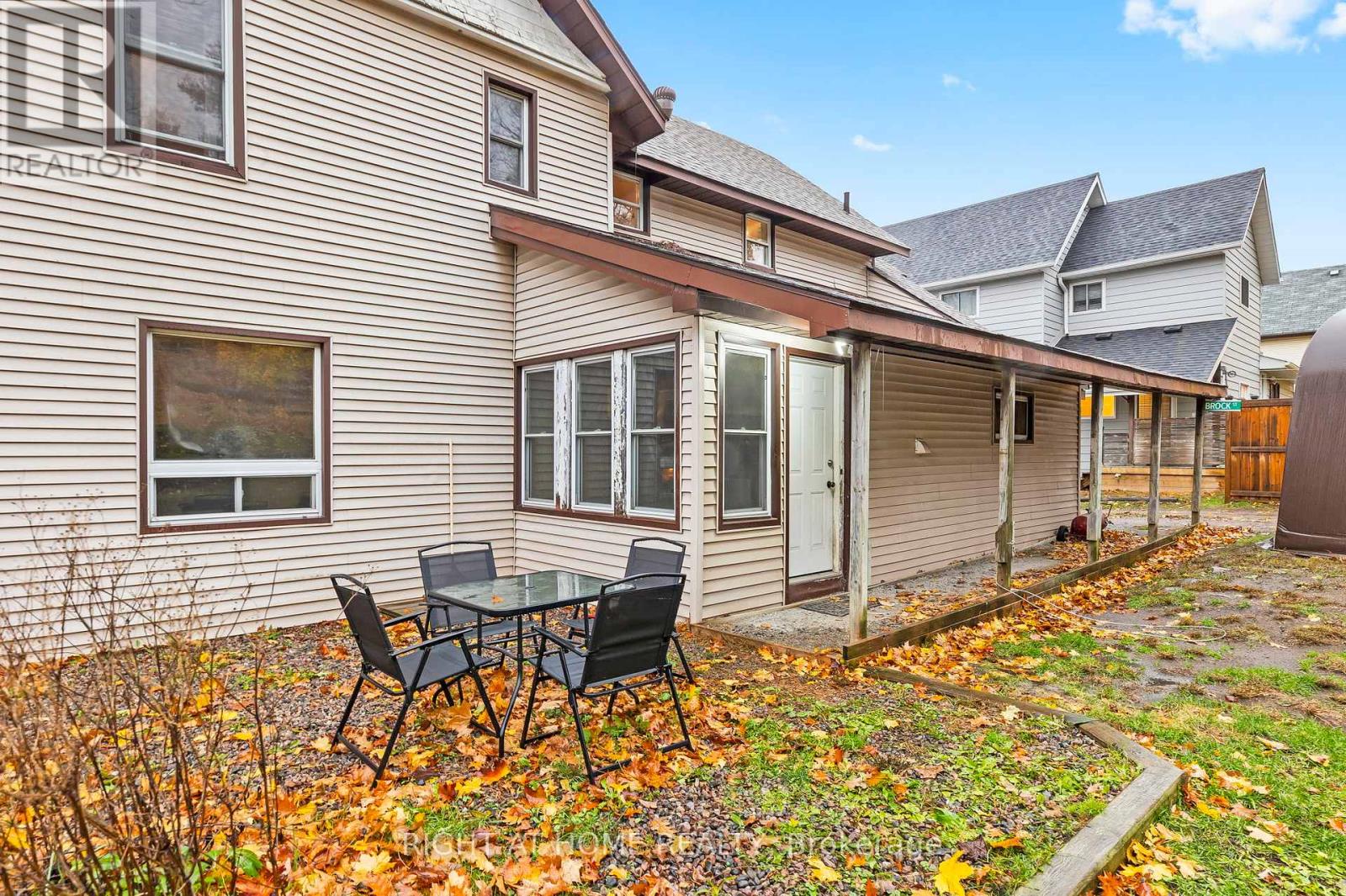 105 Gibson Street, Parry Sound, Ontario  P2A 1X6 - Photo 3 - X12531122