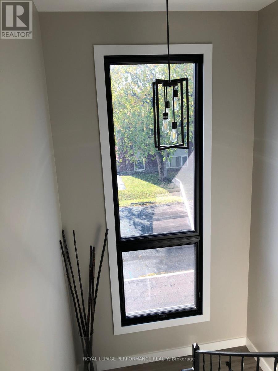 Unit 5 - 695 Morgan Street, Ottawa, Ontario  K1K 3M1 - Photo 3 - X12531134