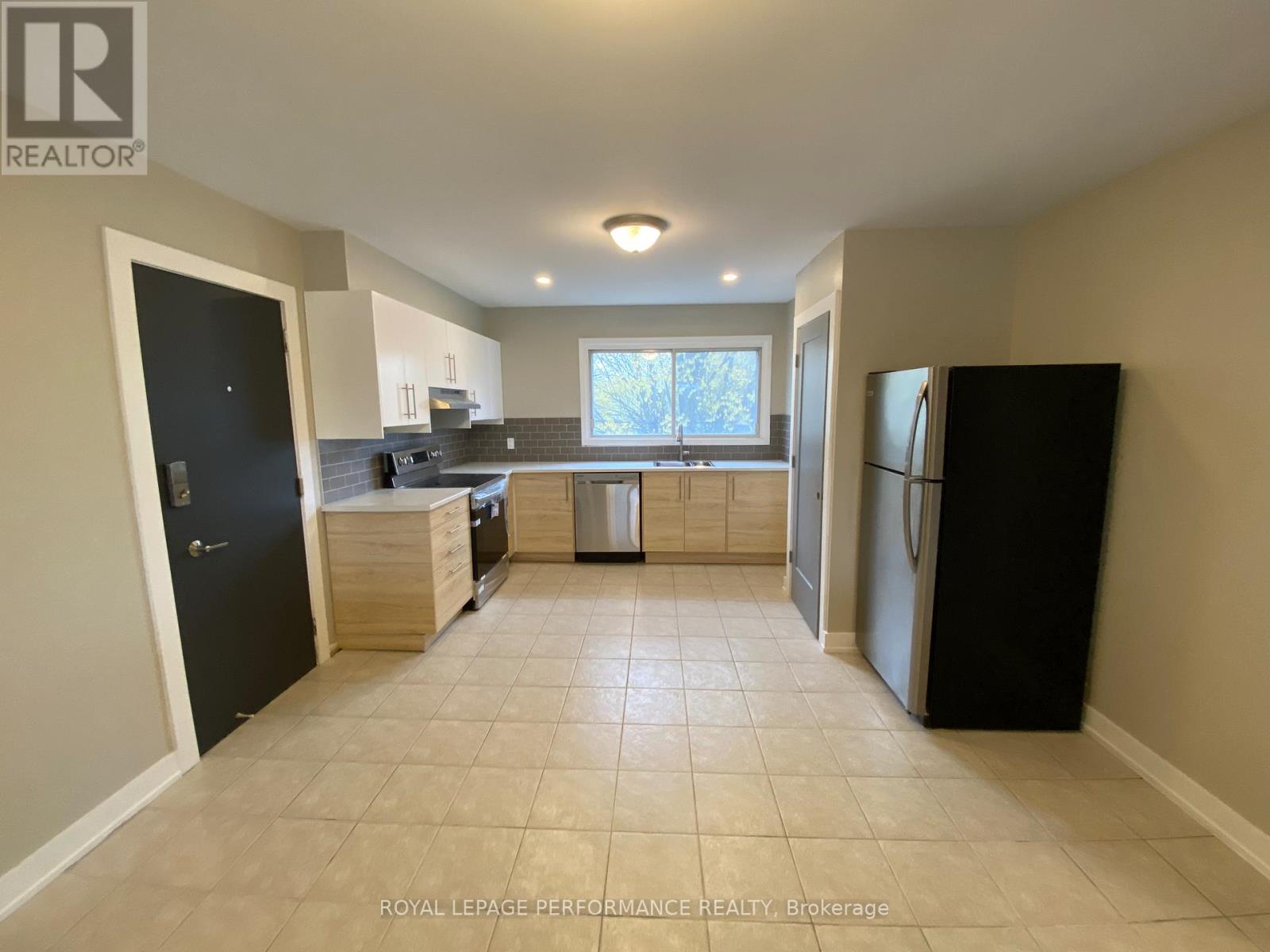 Unit 5 - 695 Morgan Street, Ottawa, Ontario  K1K 3M1 - Photo 7 - X12531134