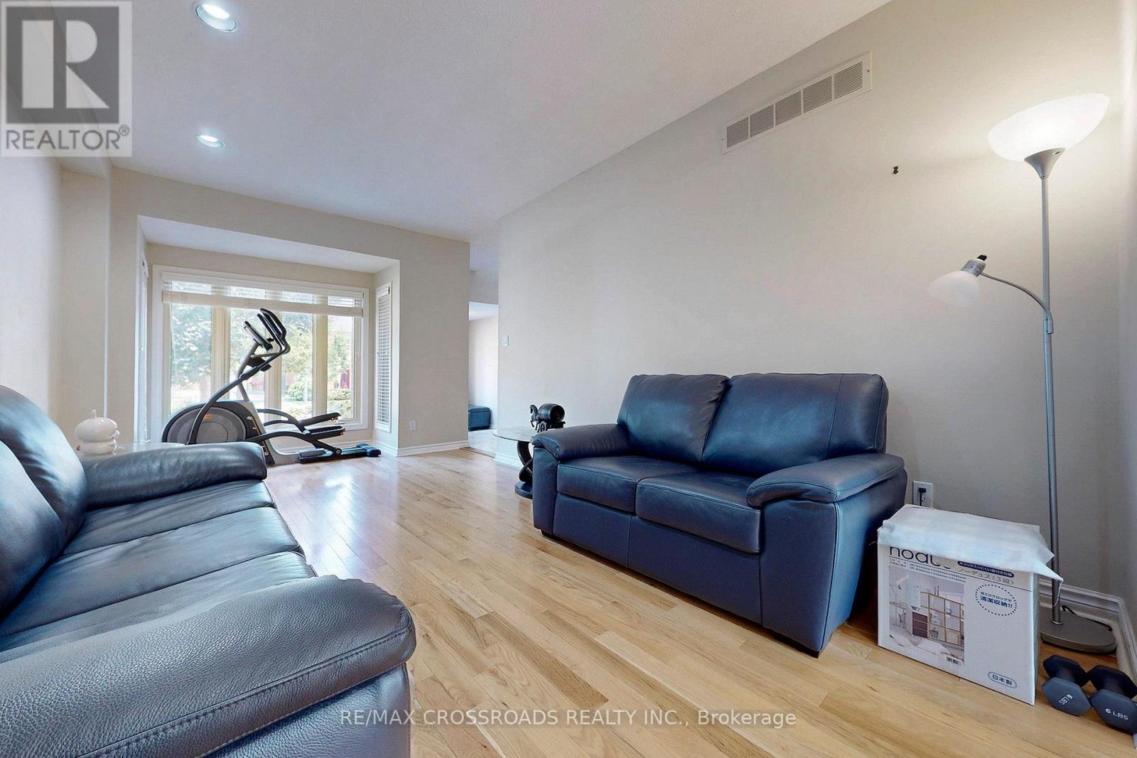 63 Baynards Lane, Richmond Hill, Ontario  L4C 9B6 - Photo 6 - N12530408