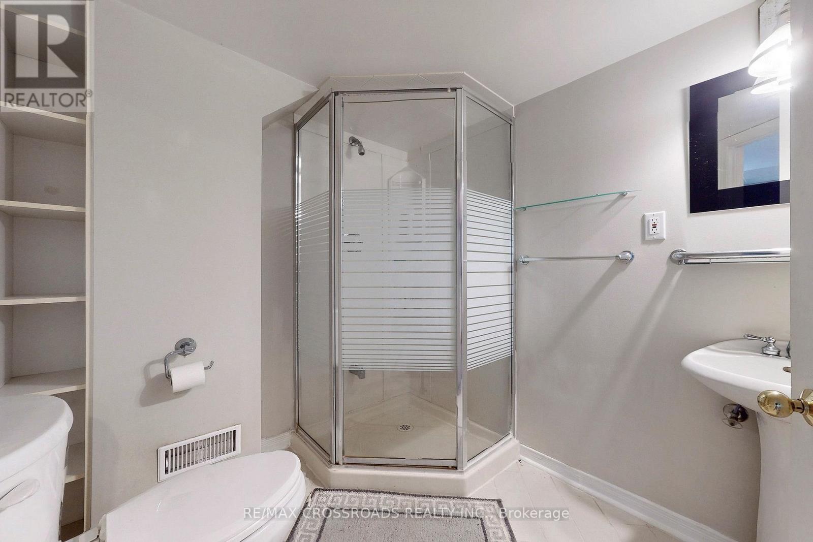 63 Baynards Lane, Richmond Hill, Ontario  L4C 9B6 - Photo 48 - N12530408