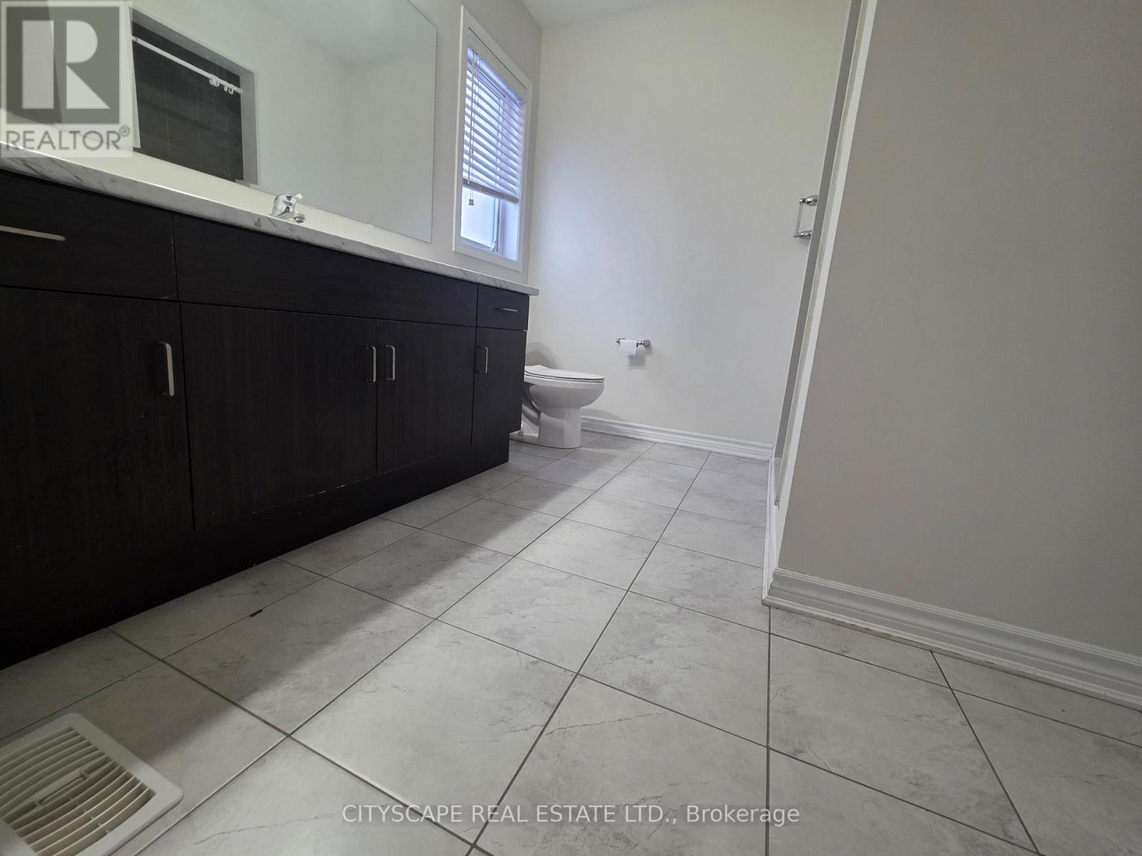 608 Langholm Street, Milton, Ontario  L9T 6Z4 - Photo 17 - W12529710