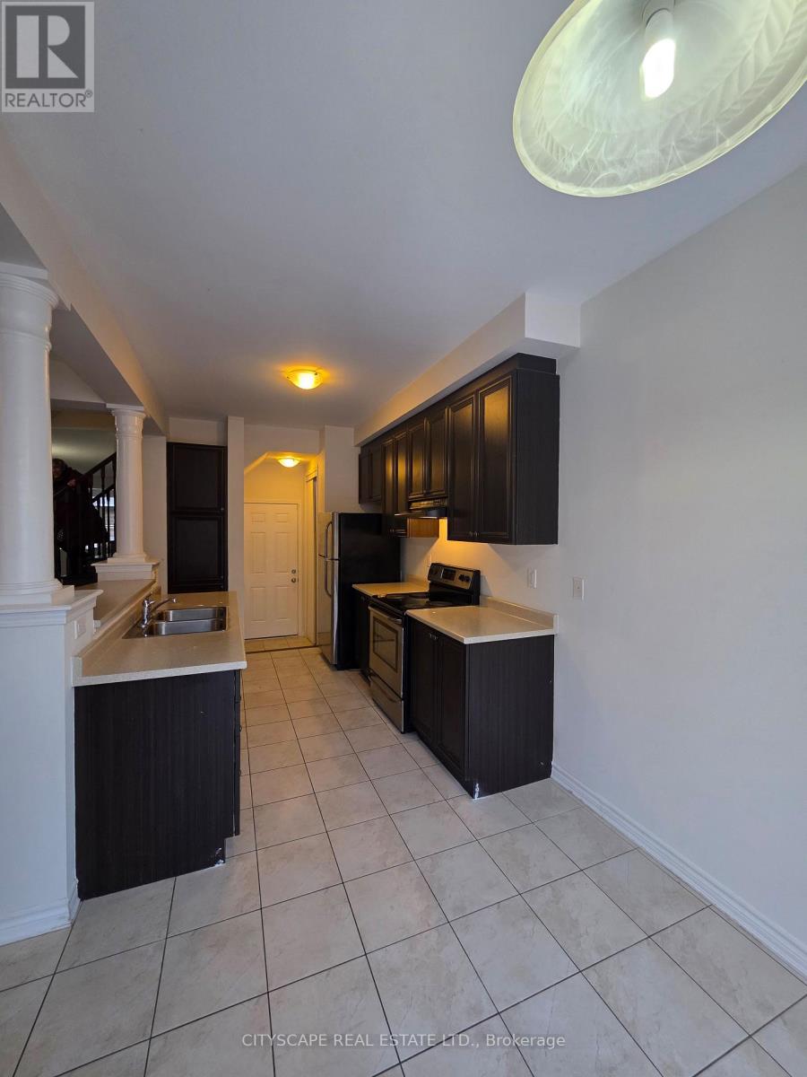 608 Langholm Street, Milton, Ontario  L9T 6Z4 - Photo 6 - W12529710