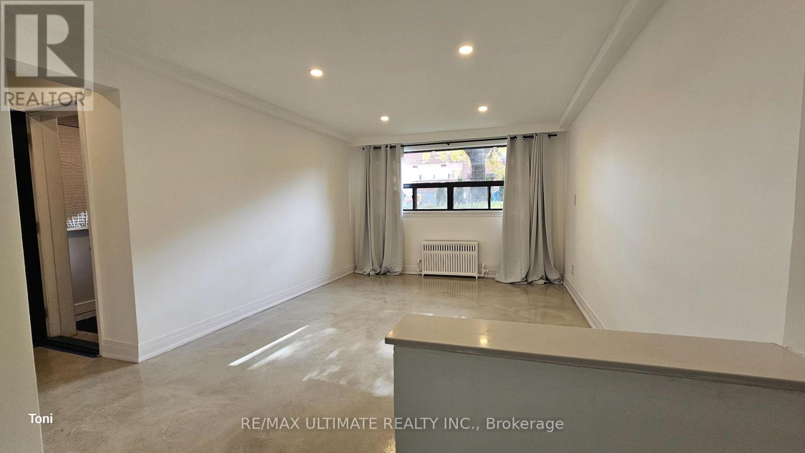 Lower - 8 Carrington Avenue, Toronto, Ontario  M6E 2C3 - Photo 17 - W12530620