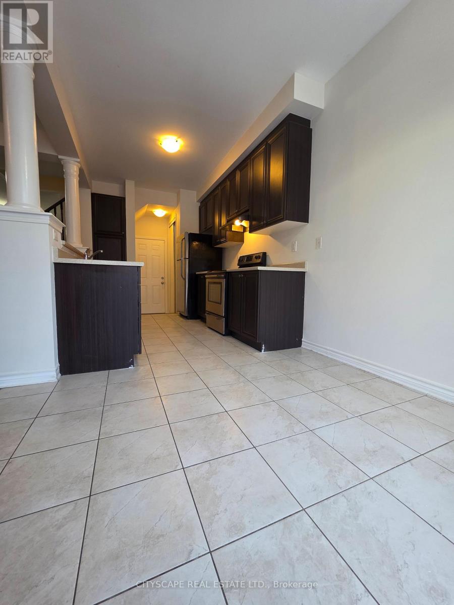 608 Langholm Street, Milton, Ontario  L9T 6Z4 - Photo 5 - W12529710