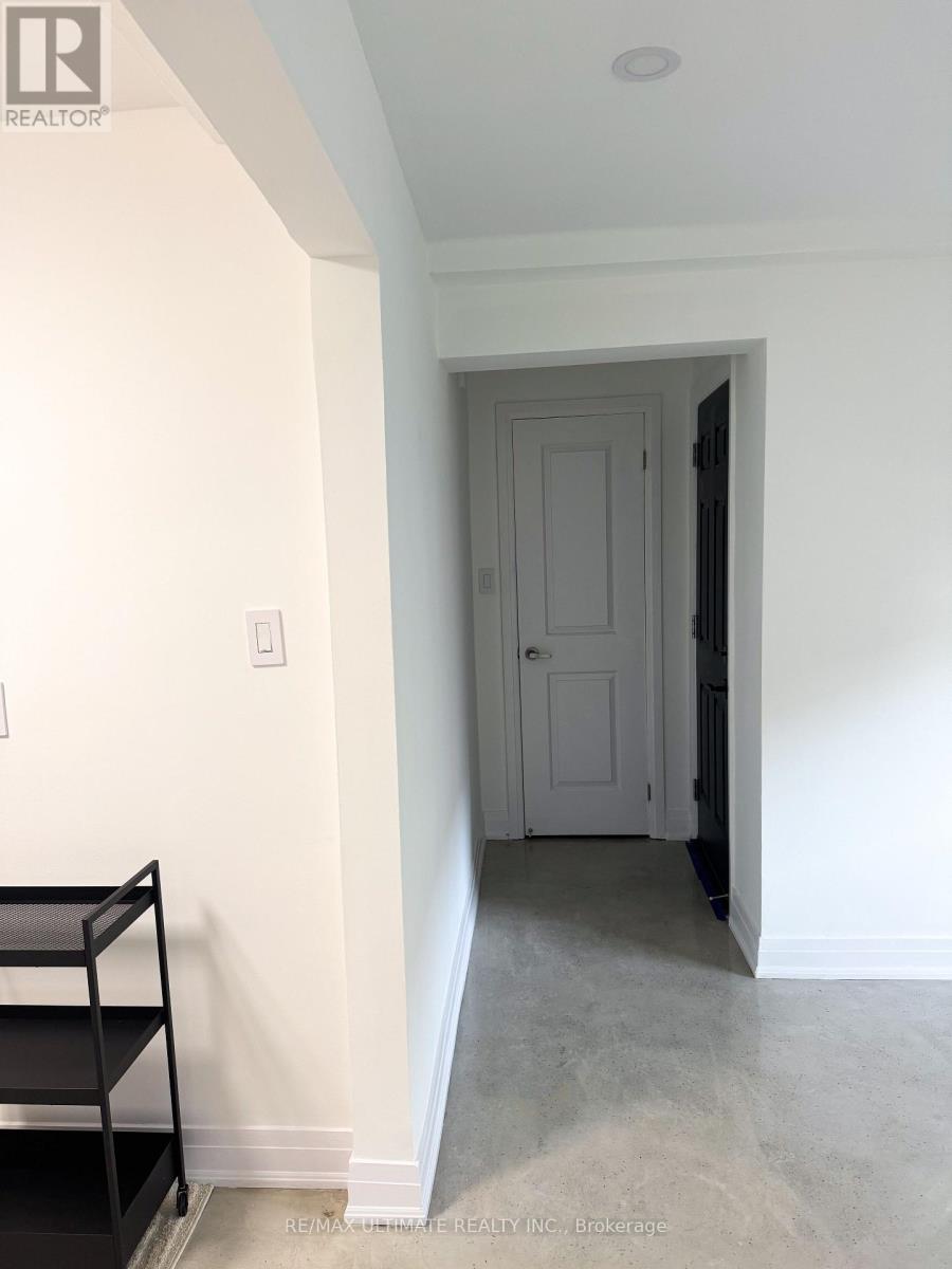 Lower - 8 Carrington Avenue, Toronto, Ontario  M6E 2C3 - Photo 12 - W12530620