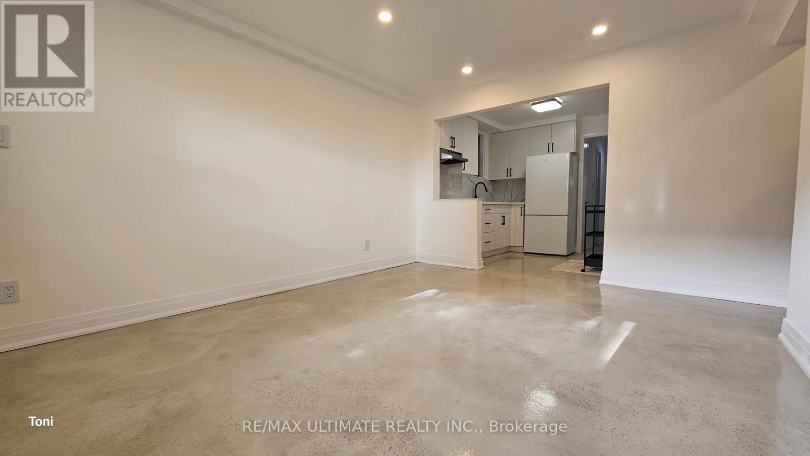 Lower - 8 Carrington Avenue, Toronto, Ontario  M6E 2C3 - Photo 16 - W12530620