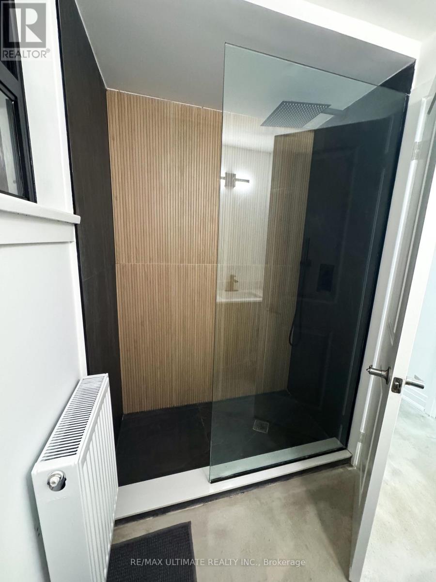 Lower - 8 Carrington Avenue, Toronto, Ontario  M6E 2C3 - Photo 8 - W12530620