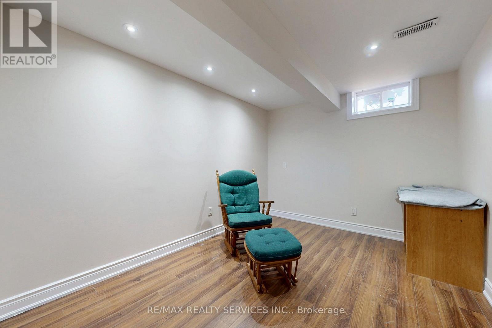 Bsmt - 28 Lavallee Crescent, Brampton, Ontario  L6X 0E4 - Photo 17 - W12531036