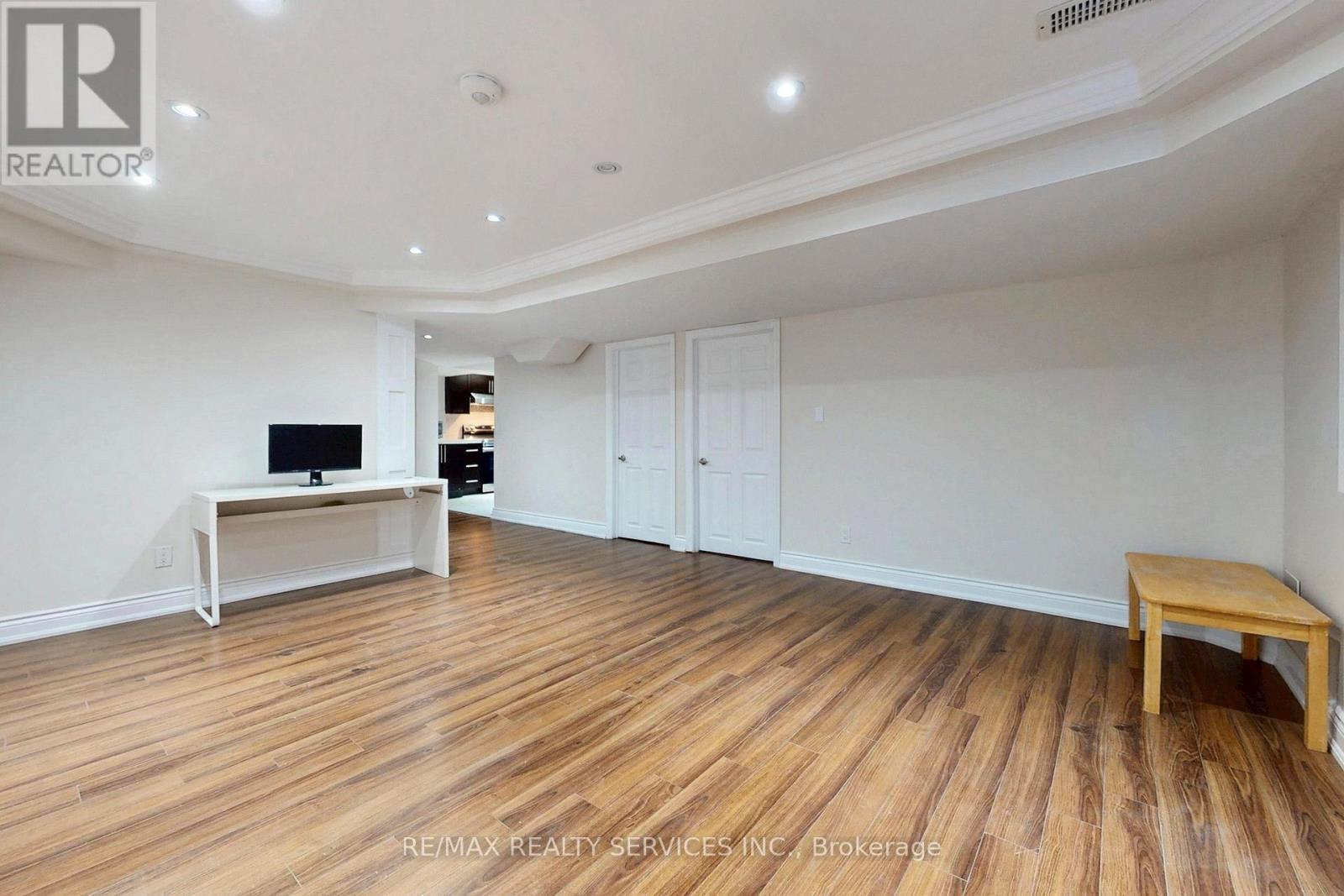 Bsmt - 28 Lavallee Crescent, Brampton, Ontario  L6X 0E4 - Photo 8 - W12531036