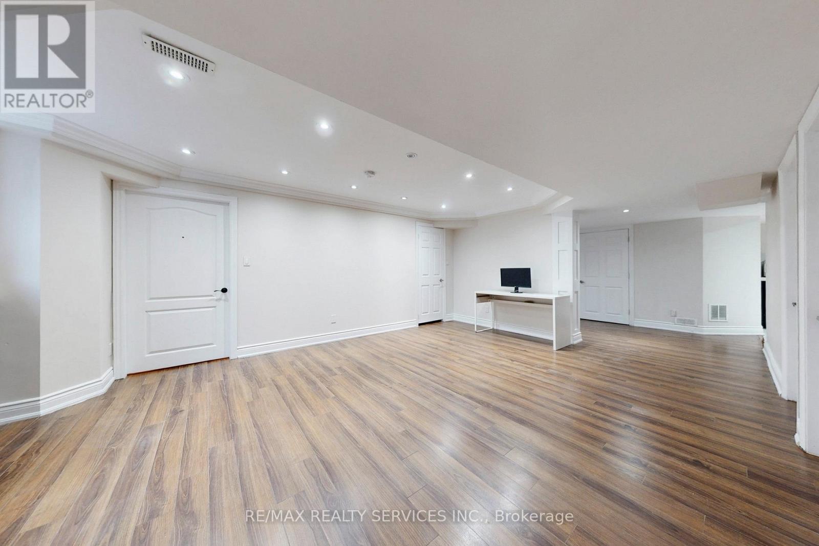 Bsmt - 28 Lavallee Crescent, Brampton, Ontario  L6X 0E4 - Photo 9 - W12531036