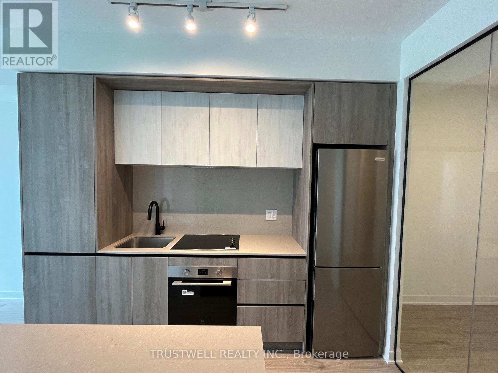 1707 - 2495 Eglinton Avenue W, Mississauga, Ontario  L5M 2V8 - Photo 11 - W12531044