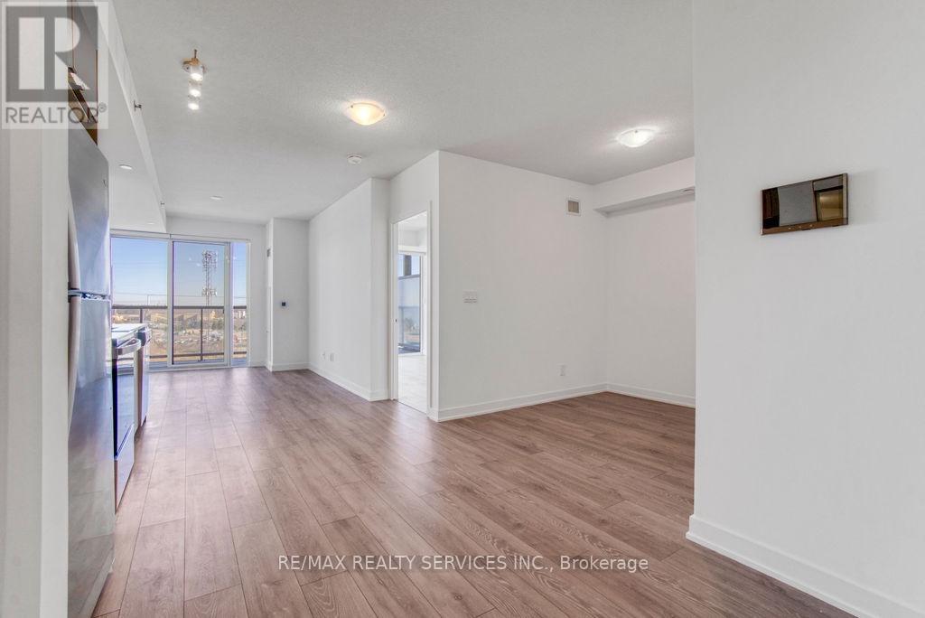 B906 - 3200 Dakota Common, Burlington, Ontario  L7M 2A7 - Photo 8 - W12531072