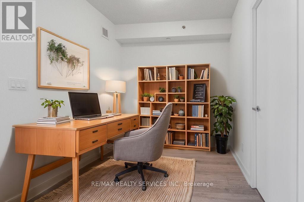 B906 - 3200 Dakota Common, Burlington, Ontario  L7M 2A7 - Photo 9 - W12531072