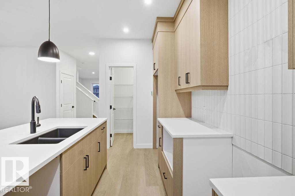 264 Paterson Li Sw, Edmonton, Alberta  T6W 5V3 - Photo 2 - E4464632