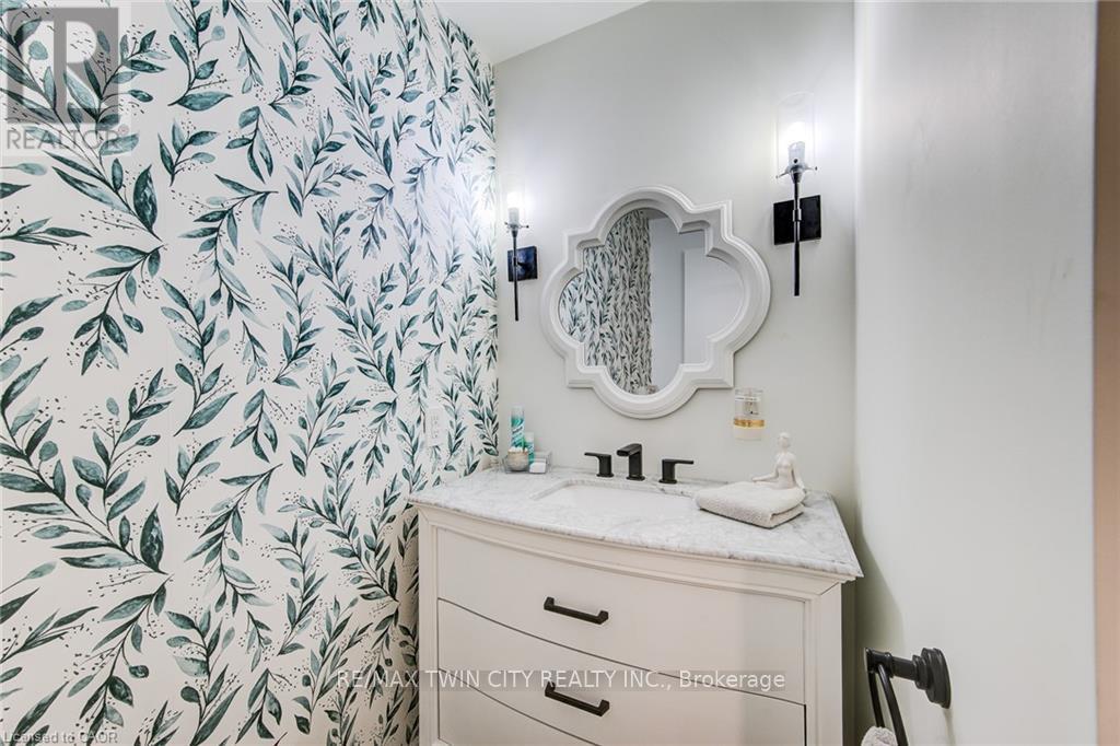 920 Orr Court, Kitchener, Ontario  N2R 1R4 - Photo 45 - X12531068