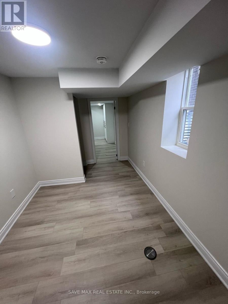 Bsmt - 19 Routley Street, Kitchener, Ontario  N2R 0S2 - Photo 8 - X12531074