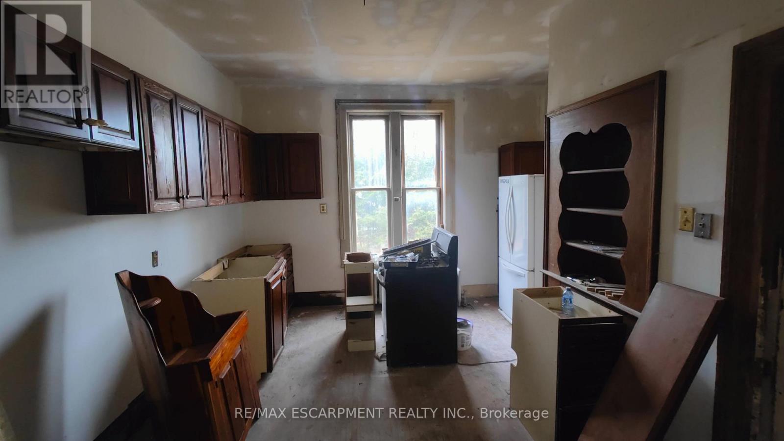 104 Patrick Street E, North Huron, Ontario  N0G 2W0 - Photo 5 - X12531090