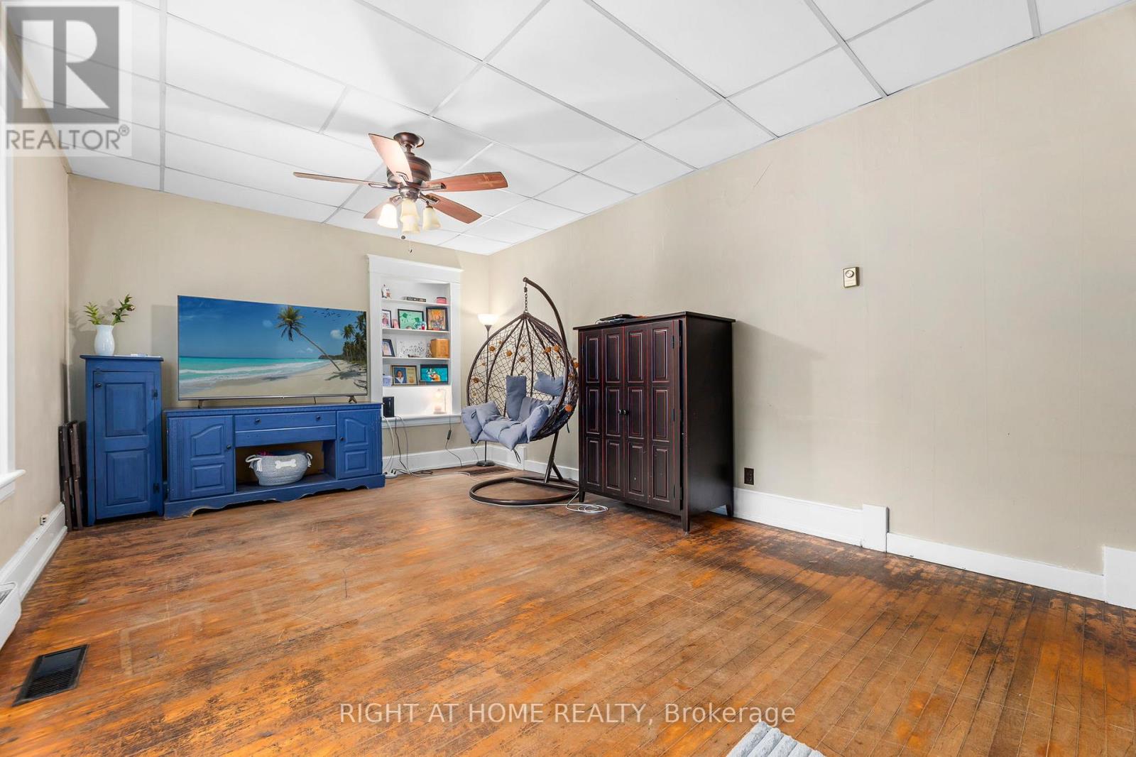 105 Gibson Street, Parry Sound, Ontario  P2A 1X6 - Photo 11 - X12531122