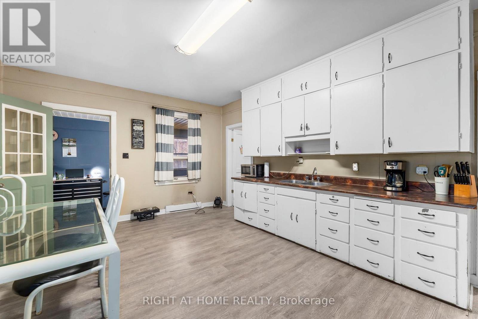 105 Gibson Street, Parry Sound, Ontario  P2A 1X6 - Photo 8 - X12531122