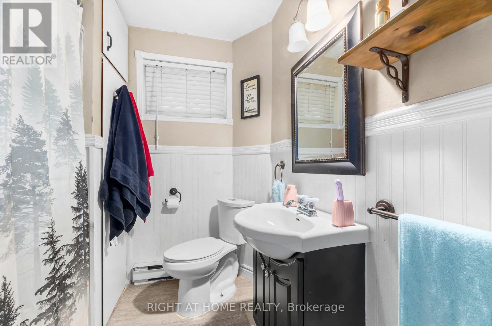 105 Gibson Street, Parry Sound, Ontario  P2A 1X6 - Photo 15 - X12531122