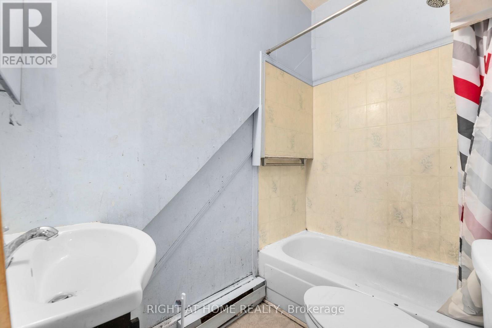 105 Gibson Street, Parry Sound, Ontario  P2A 1X6 - Photo 32 - X12531122