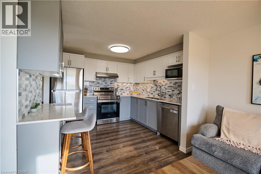 212 Red Clover Court, Kitchener, Ontario  N2E 4J5 - Photo 10 - 40787239