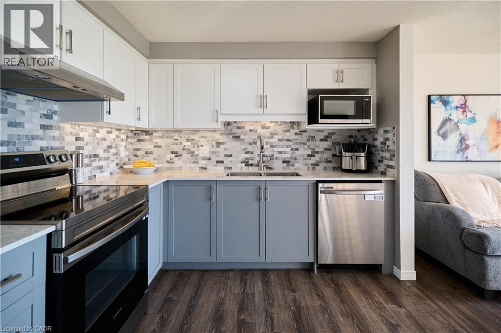 212 Red Clover Court, Kitchener, Ontario  N2E 4J5 - Photo 15 - 40787239