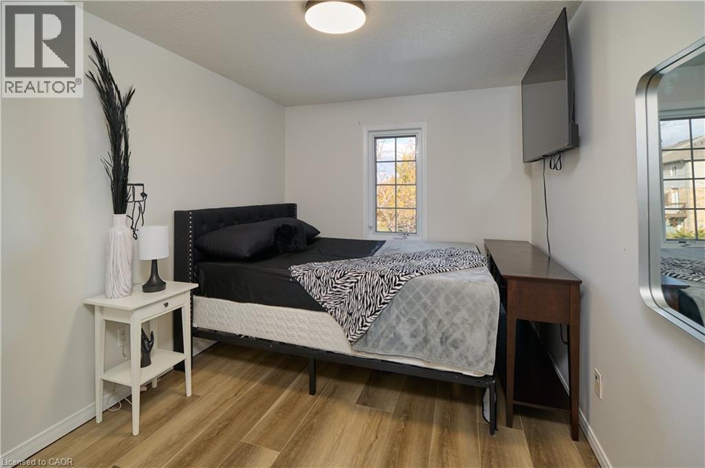 212 Red Clover Court, Kitchener, Ontario  N2E 4J5 - Photo 22 - 40787239