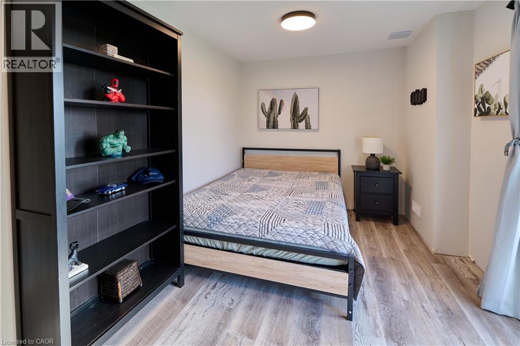 212 Red Clover Court, Kitchener, Ontario  N2E 4J5 - Photo 24 - 40787239