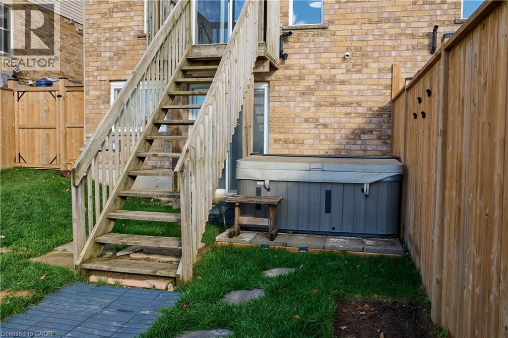 212 Red Clover Court, Kitchener, Ontario  N2E 4J5 - Photo 28 - 40787239