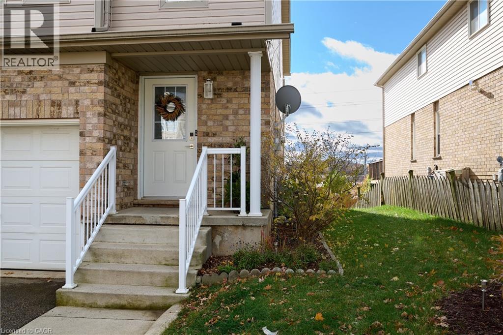 212 Red Clover Court, Kitchener, Ontario  N2E 4J5 - Photo 3 - 40787239