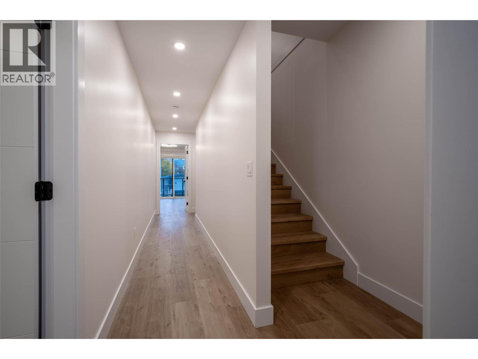 2231 Richter Street, Kelowna, British Columbia  V1Y 2N9 - Photo 24 - 10368720