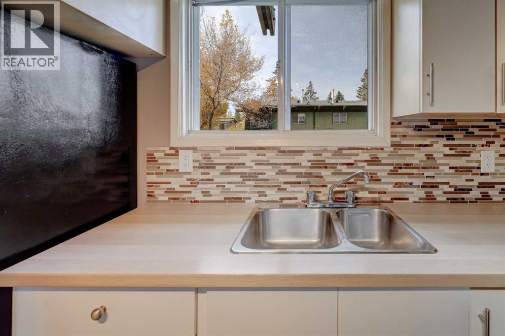 529 Sabrina Road Sw, Calgary, Alberta  T2T 4M9 - Photo 15 - A2263652