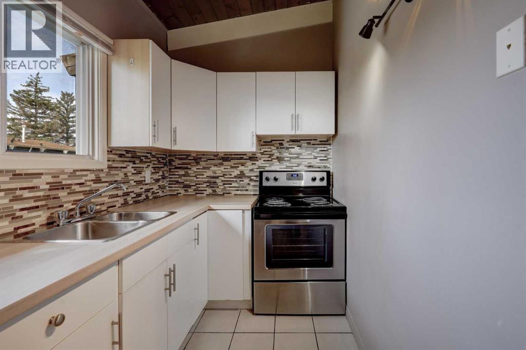 529 Sabrina Road Sw, Calgary, Alberta  T2T 4M9 - Photo 13 - A2263652