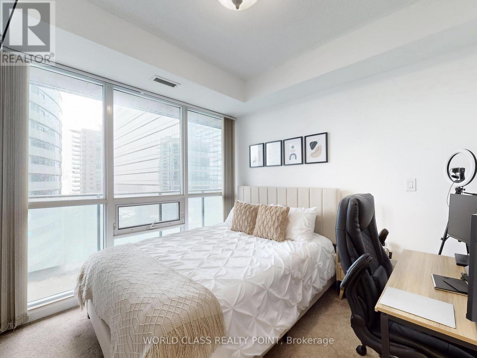 2001 - 55 Bremner Boulevard, Toronto, Ontario  M5J 0A6 - Photo 18 - C12531150