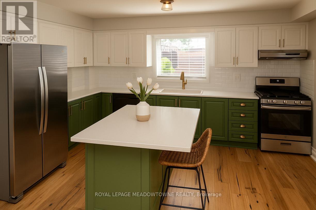 17 Kersdale Avenue, Toronto, Ontario  M6M 1C9 - Photo 12 - W12531114