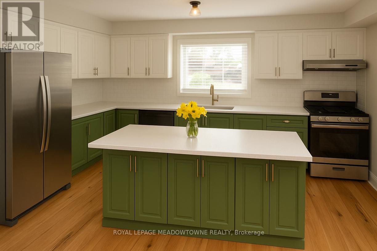 17 Kersdale Avenue, Toronto, Ontario  M6M 1C9 - Photo 13 - W12531114