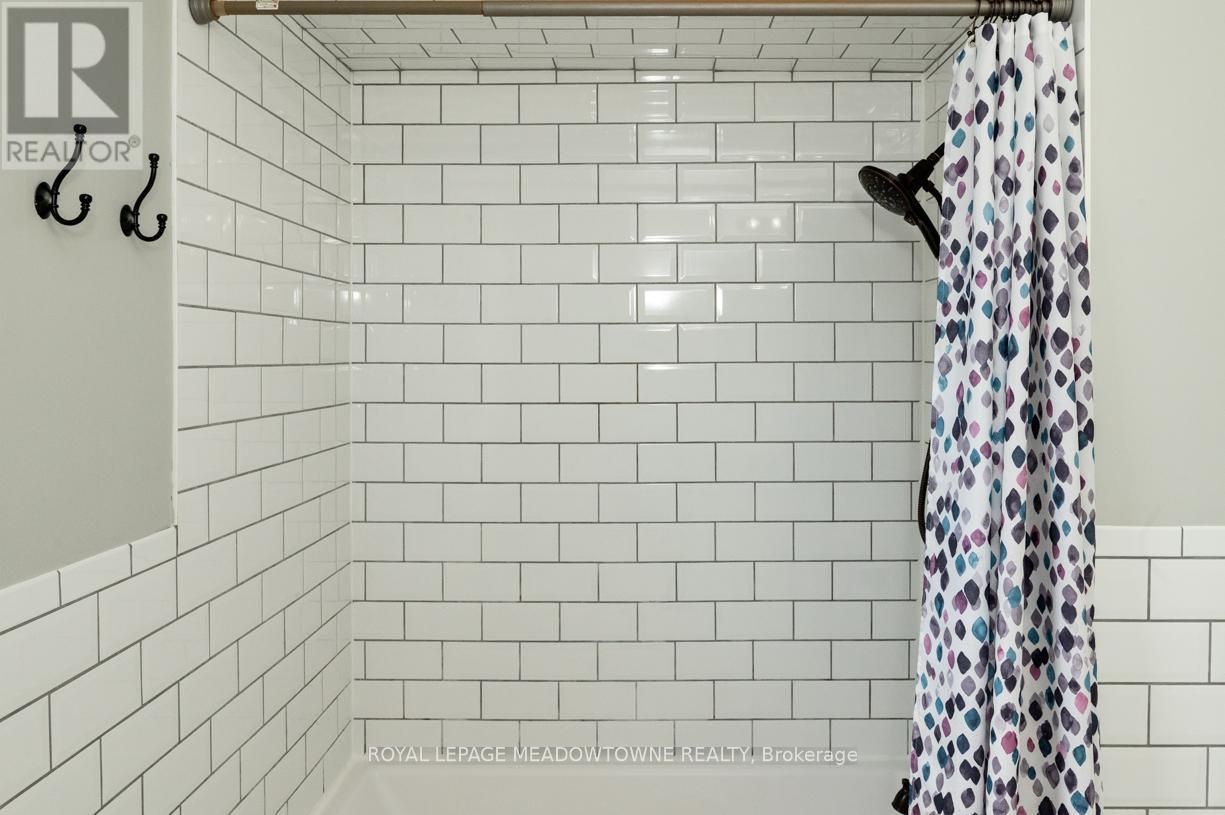 17 Kersdale Avenue, Toronto, Ontario  M6M 1C9 - Photo 20 - W12531114